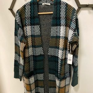 Meet your Posher, Larissa